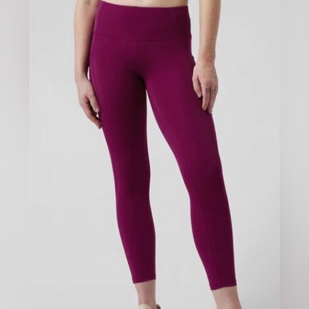 EUC Athleta Fuchsia Leggings